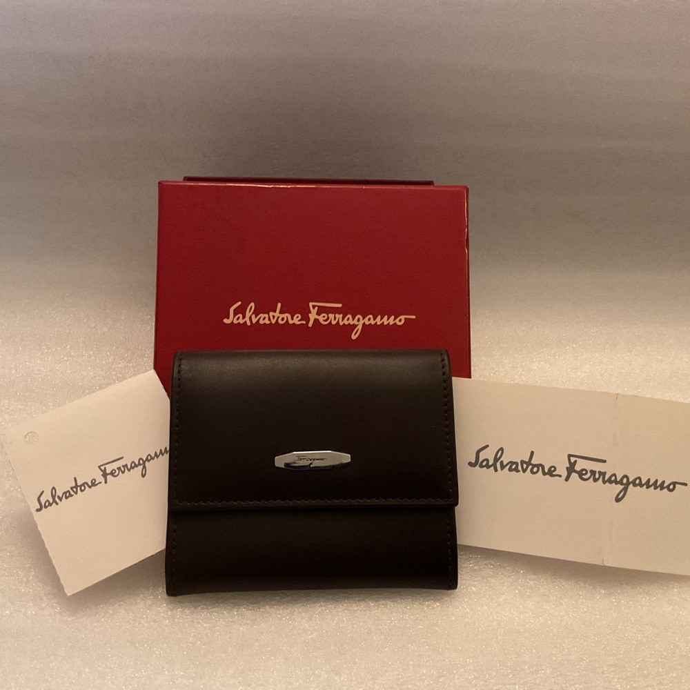 NWOT Salvatore Ferragamo Leather Coin Purse/Wallet/CH – Made in Italy